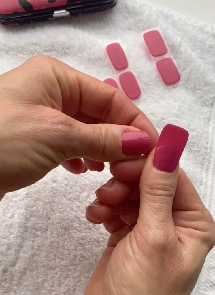 Coller bande de vernis gel