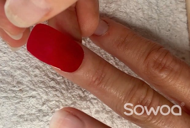 tuto-poser-bandes-vernis-gel-sowoa