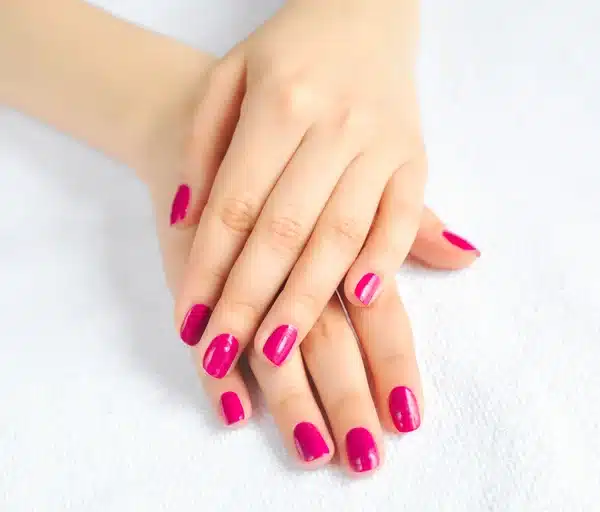 avoir de beaux ongles manucure rose